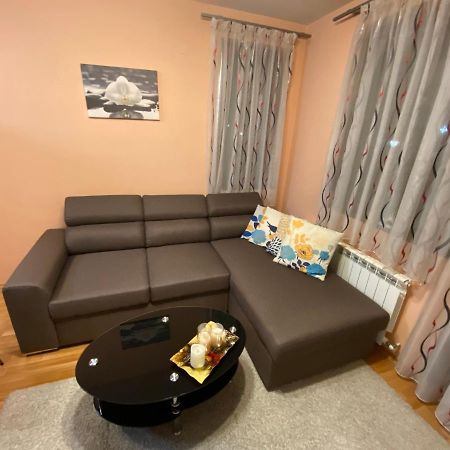 Mia'S Apartment, Stylish One Bedroom Suite โซเฟีย ภายนอก รูปภาพ