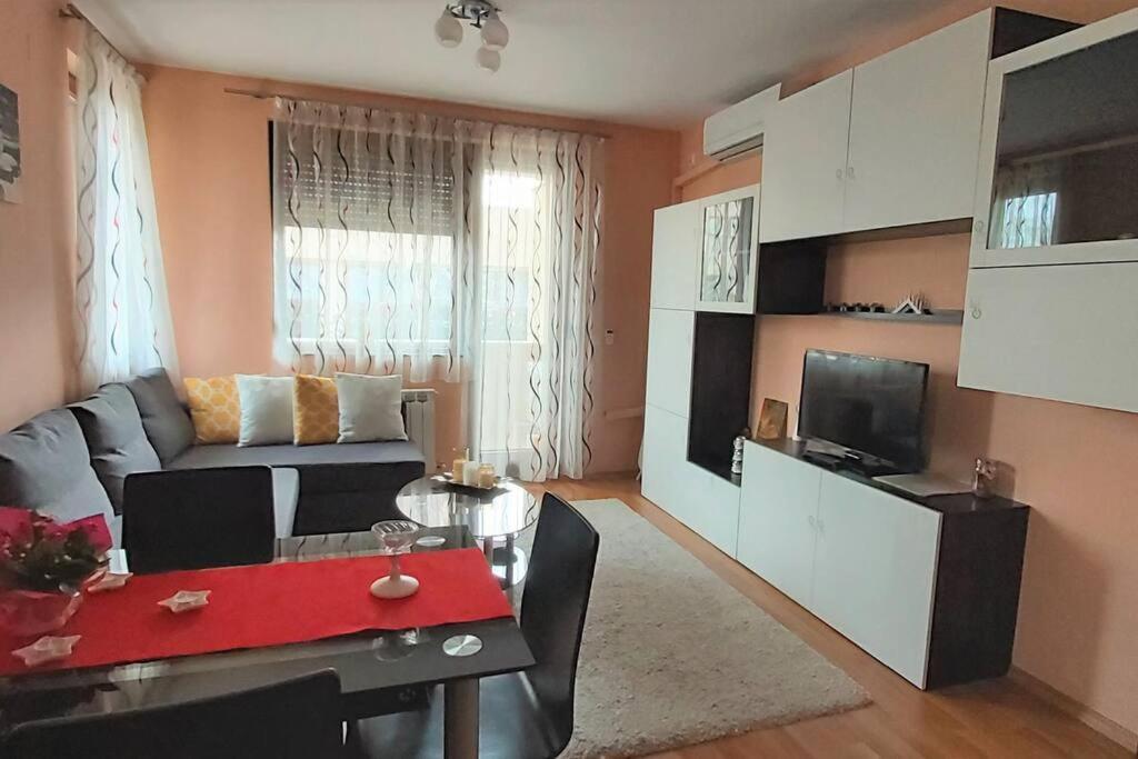 Mia'S Apartment, Stylish One Bedroom Suite โซเฟีย ภายนอก รูปภาพ