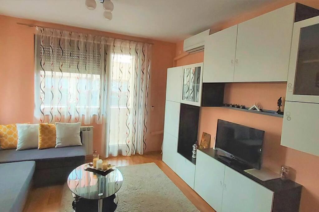Mia'S Apartment, Stylish One Bedroom Suite โซเฟีย ภายนอก รูปภาพ